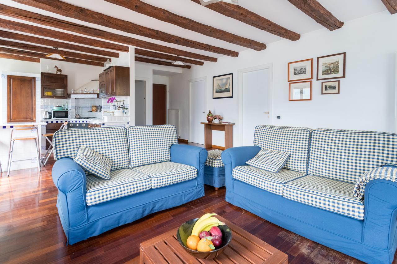 Una Terrazza Da Sogno By Rent All Como Carate Urio Exterior foto